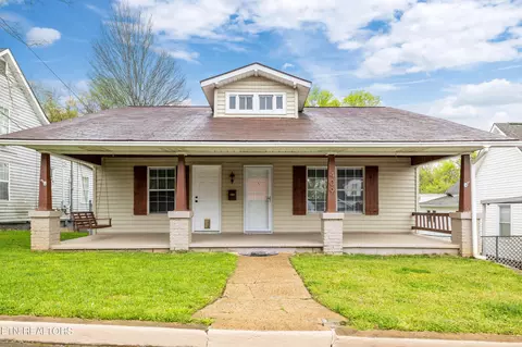 409 W 5th Ave, Lenoir City, TN 37771