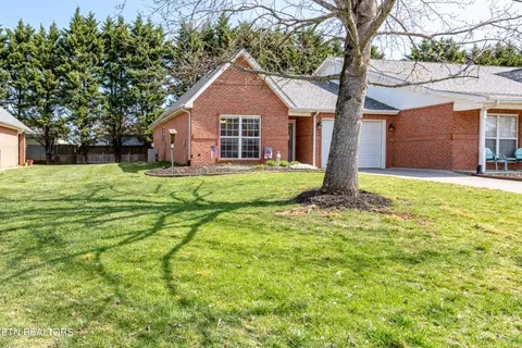 2928 Dominion Dr, Maryville, TN 37803