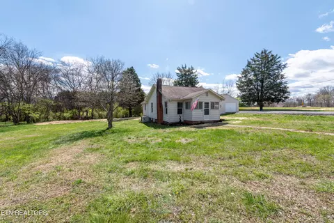 3022 Carpenters Grade Rd, Maryville, TN 37803