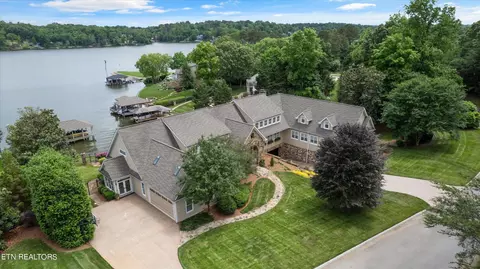 119 Blue Herron Dr, Lenoir City, TN 37772