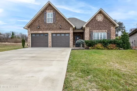 2324 Torrey Pines Dr, Maryville, TN 37801