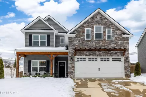 1021 Aspen Glen Dr, Alcoa, TN 37701