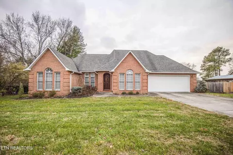949 Sugarwood Dr, Maryville, TN 37803