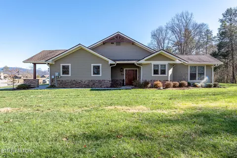 243 Bishops Cap Cir, Townsend, TN 37882
