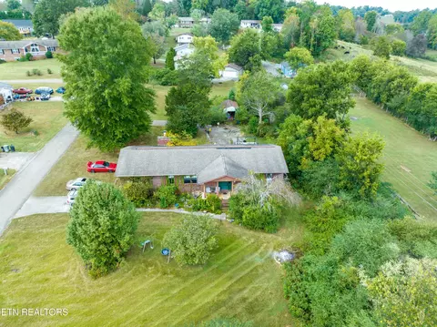 3218 Nickle Point Dr, Maryville, TN 37803
