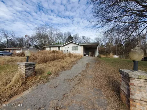 2948 Bluegrass Ln, Strawberry Plains, TN 37871