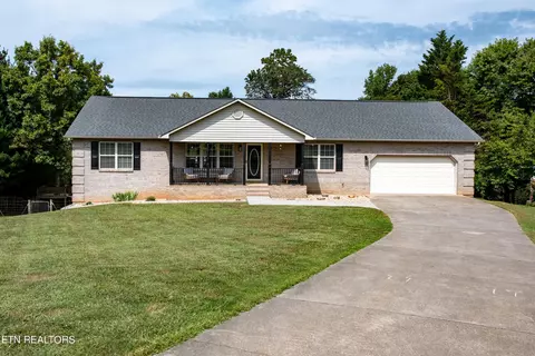 1525 Crestridge Dr, Maryville, TN 37804