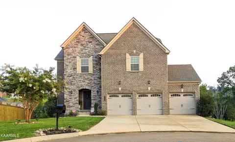 11038 Hunters Knoll Ln, Knoxville, TN 37932