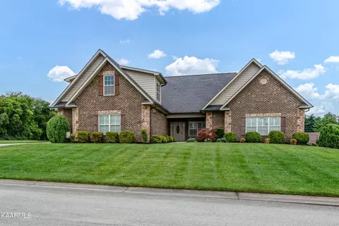 108 Halifax Ct, Alcoa, TN 37701
