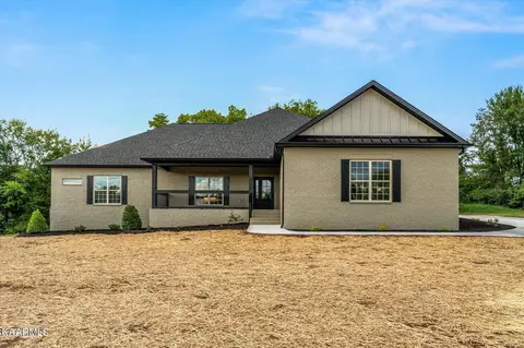 219 Charlie Ln, Maryville, TN 37804