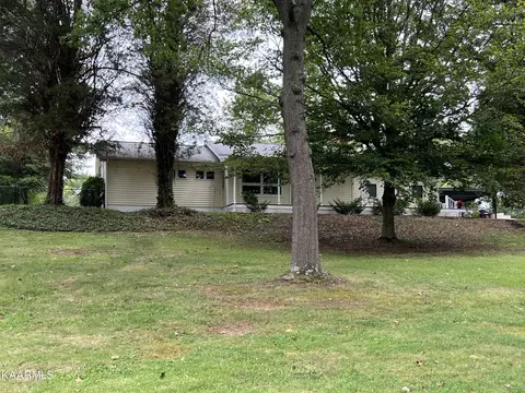 891 N Wright Rd, Alcoa, TN 37701 photo 2
