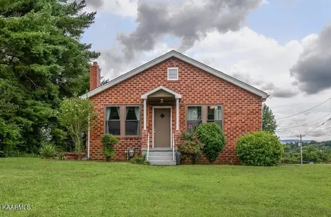 1103 Everett Ave, Maryville, TN 37804