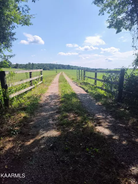 6985 Craigs Chapel Rd, Greenback, TN 37742