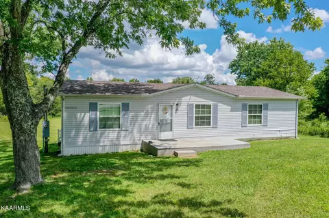 3102 Arthur Walker Rd, Maryville, TN 37803
