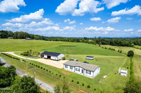 138 Weaver Rd, Madisonville, TN 37354