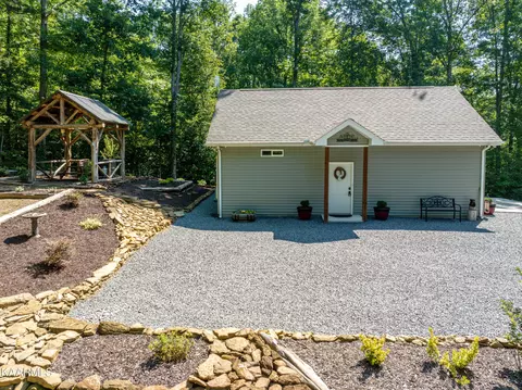 1401 Rocky Springs Rd, Madisonville, TN 37354