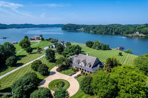 3807 Jackson Bend Dr, Louisville, TN 37777