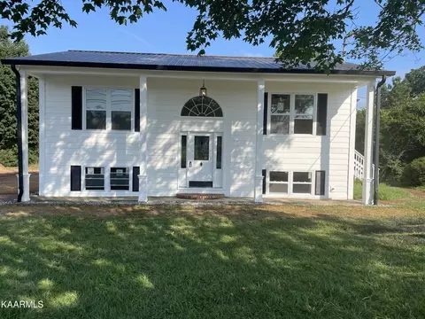 634 Oak Grove Rd, Madisonville, TN 37354