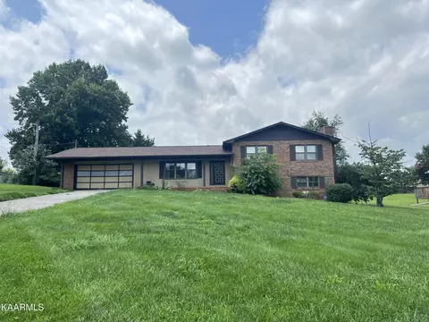 2245 Carpenters Grade Rd, Maryville, TN 37803