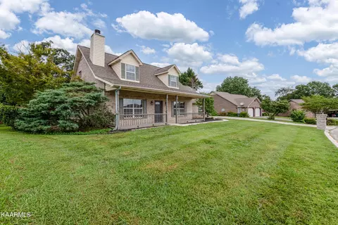 2275 Willingham Ln, Maryville, TN 37803