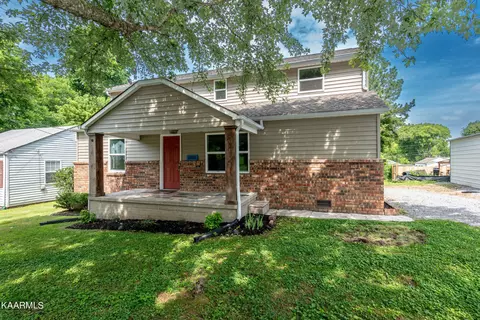1305 Monroe Ave, Maryville, TN 37804