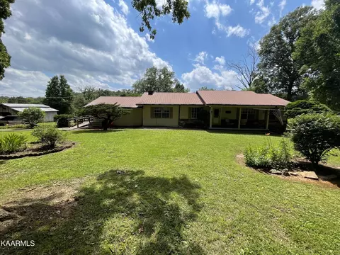317 Plaza Dr, Madisonville, TN 37354
