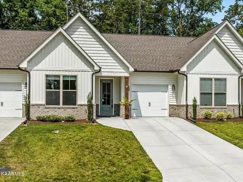 7628 Long Shot Ln, Knoxville, TN 37918
