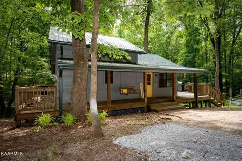 4214 Gamble Ln, Walland, TN 37886