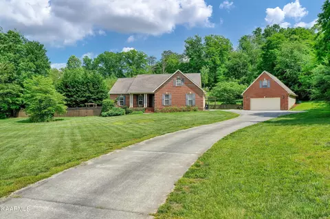 171 Pine Ln, Friendsville, TN 37737