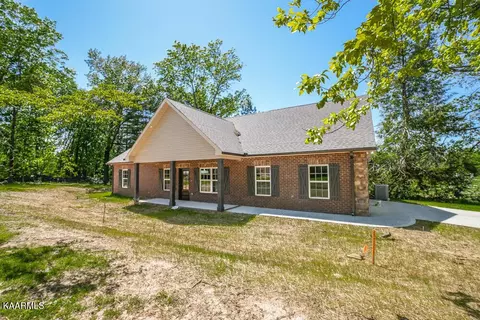 807 Sunset Grove Ln, Maryville, TN 37803