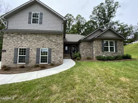 3114 Sagegrass Dr, Louisville, TN 37777