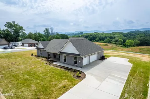 1726 Millstone Dr, Maryville, TN 37803
