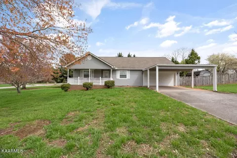320 N Coleman Dr, Maryville, TN 37803