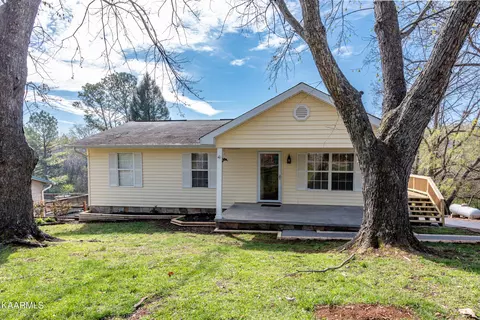 414 Cherokee Heights Dr, Maryville, TN 37801