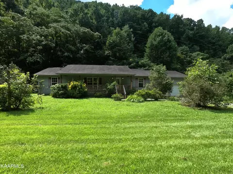 914 Wears Valley Rd, Townsend, TN 37882