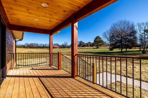 1408 Maple Ln, Greenback, TN 37742 photo 4