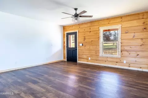 1408 Maple Ln, Greenback, TN 37742 photo 8