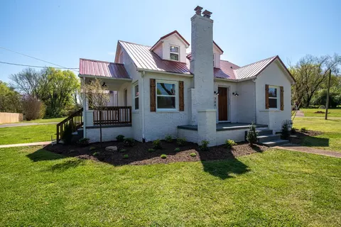 704 N Wright Rd, Alcoa, TN 37701 photo 3