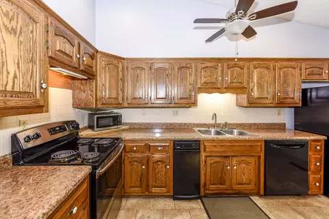 1655 Maple Ln, Greenback, TN 37742 photo 5