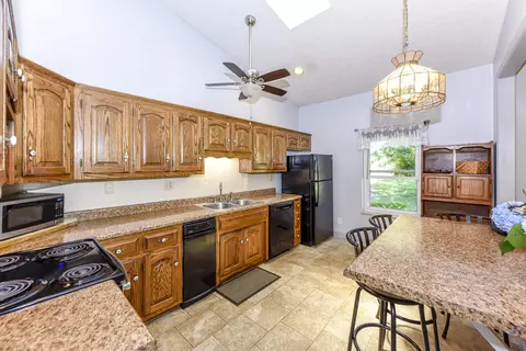 1655 Maple Ln, Greenback, TN 37742 photo 4