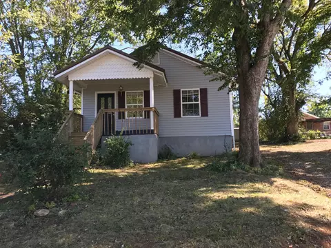 148 E Newcomen St, Alcoa, TN 37701 photo 1