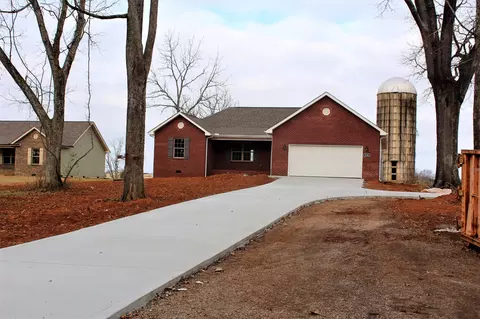5142 Gregory Rd, Greenback, TN 37742 photo 1