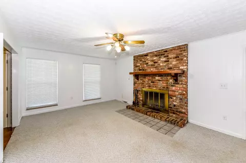 414 E Cunningham St, Alcoa, TN 37701 photo 4