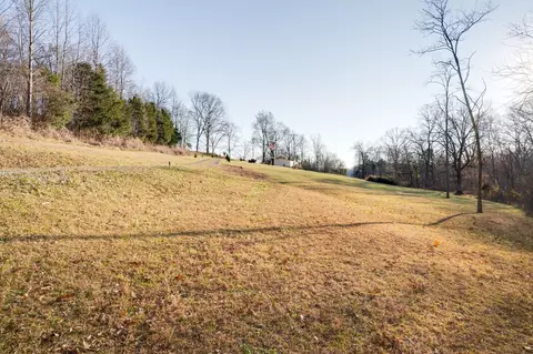818 Rogues Fork Rd, Bethpage, TN 37022 photo 3