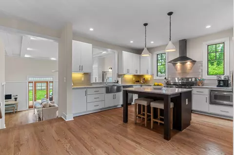 2402 Vaulx Ln, Nashville, TN 37204