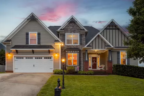 8802 Mckenzie Farm Dr, Ooltewah, TN 37363