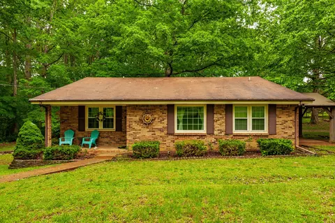 1031 Williams Dr, White Bluff, TN 37187