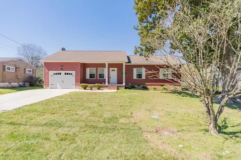 66 Greens Lake Cir, Rossville, GA 30741