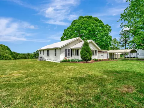 Exterior - 810 Pond Rd, Dickson, TN 37055 photo 6 of 10
