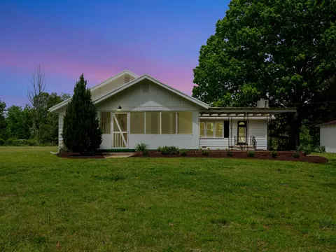 Exterior - 810 Pond Rd, Dickson, TN 37055 photo 3 of 10